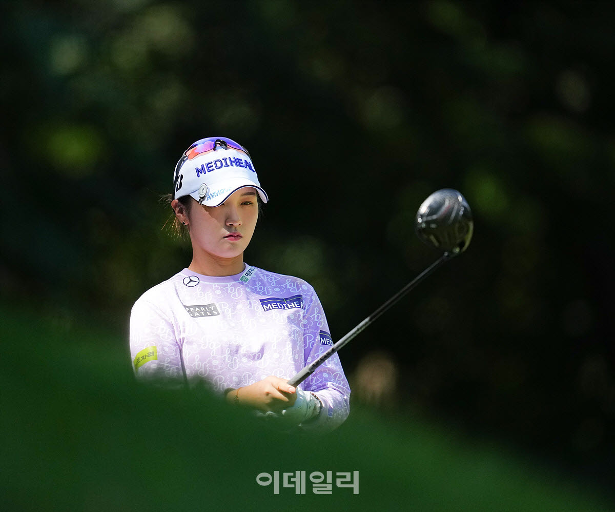 [포토]박현경,조준에 집중한다