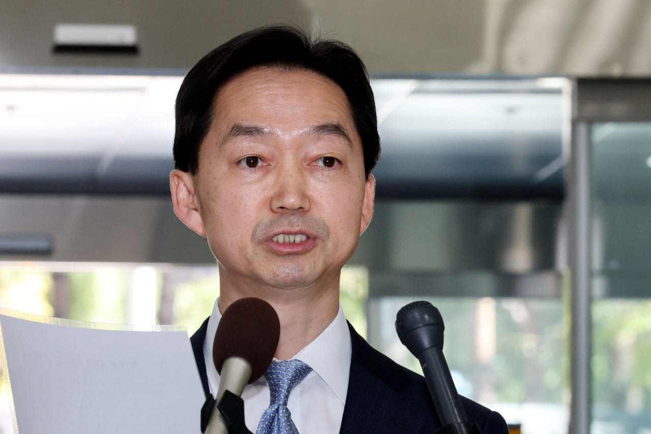 김지용 중대범죄수사청장 후보자가 2일 오후 서울 종로구 창성동 정부서울청사 별관에서 입장 발표를 하고 있다.(사진=뉴스1)