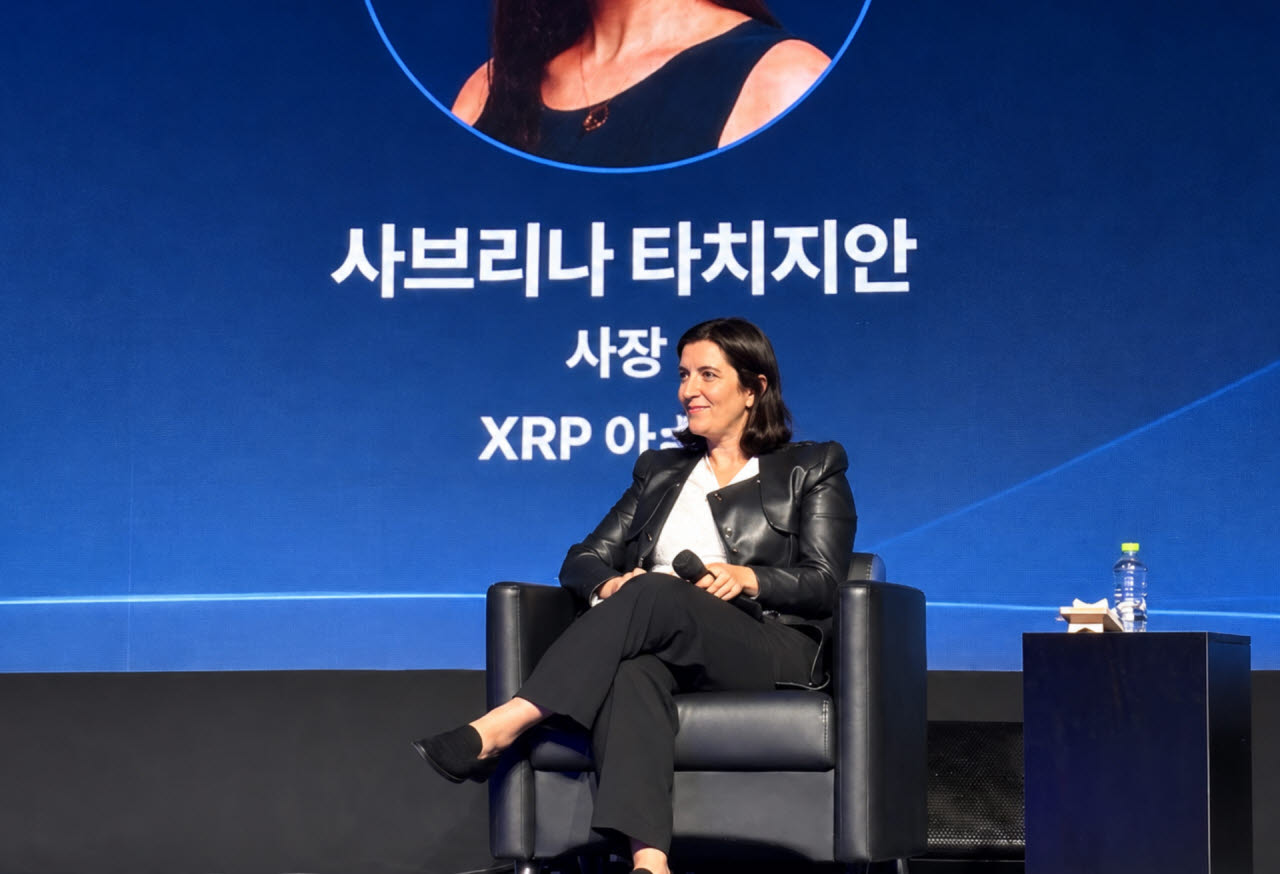타치지안 XRP아시아 대표가 3일 그랜드하얏트에서 열린 'XRP서울 2026'에서 대담하고 있다. (사진= 정윤영 기자)