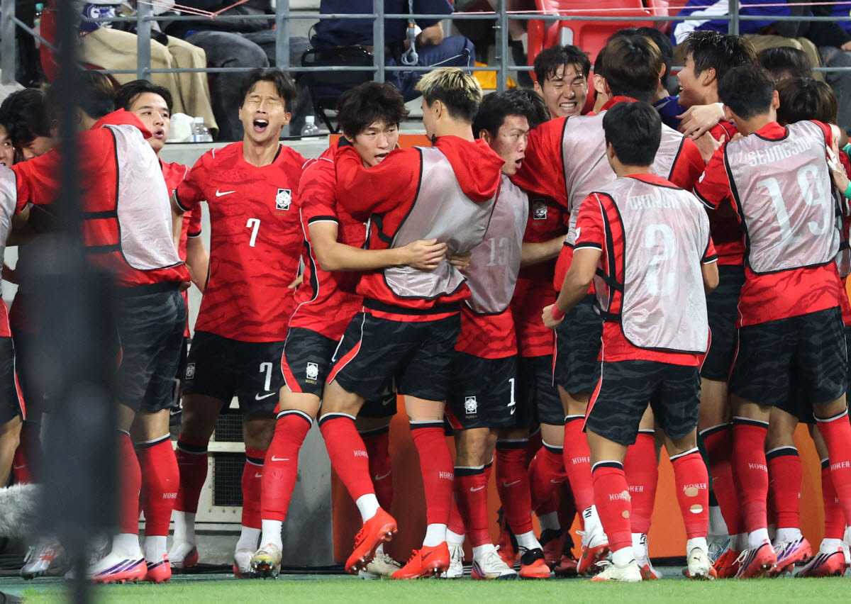 3일 일본 아이치현 도요타 스타디움에서 열린 2026 아이치·나고야 아시안게임 남자 축구 대한민국과 일본의 결승. 한국 엄지성이 선제골을 넣은 뒤 기뻐하고 있다. 사진=연합뉴스