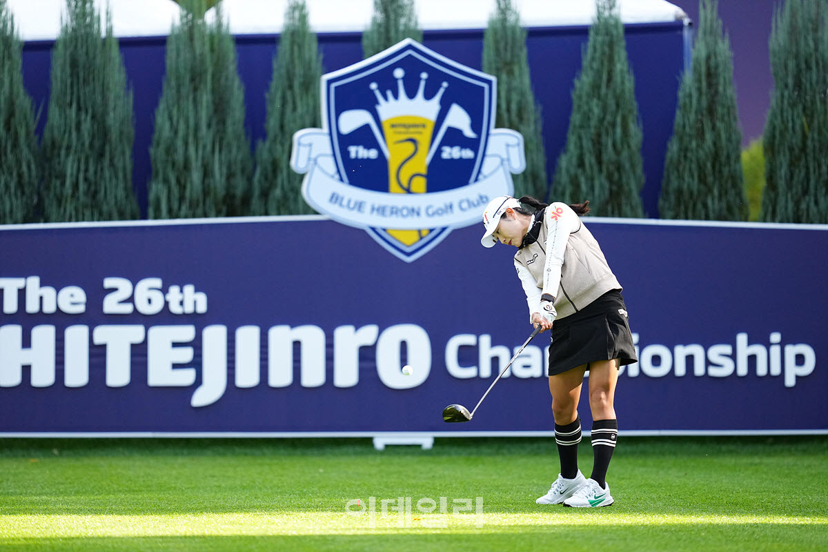 [포토]김우정,부드러운 첫 임팩트