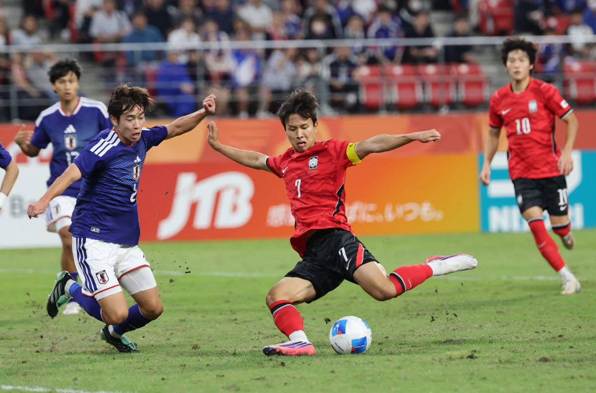 3일 일본 아이치현 도요타 스타디움에서 열린 2026 아이치·나고야 아시안게임 남자 축구 대한민국과 일본의 결승. 한국 엄지성이 선제골을 넣고 있다. 사진=연합뉴스