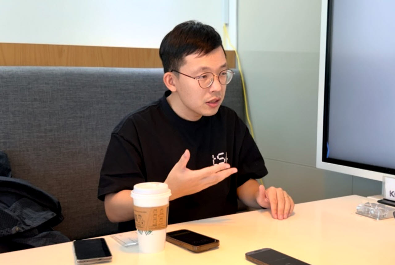 챈들러 팡 t54 창업주 겸 CEO가 서대문 KG타워에서 가진 이데일리와의 인터뷰에서 발언하고 있다. (사진= t54 제공)