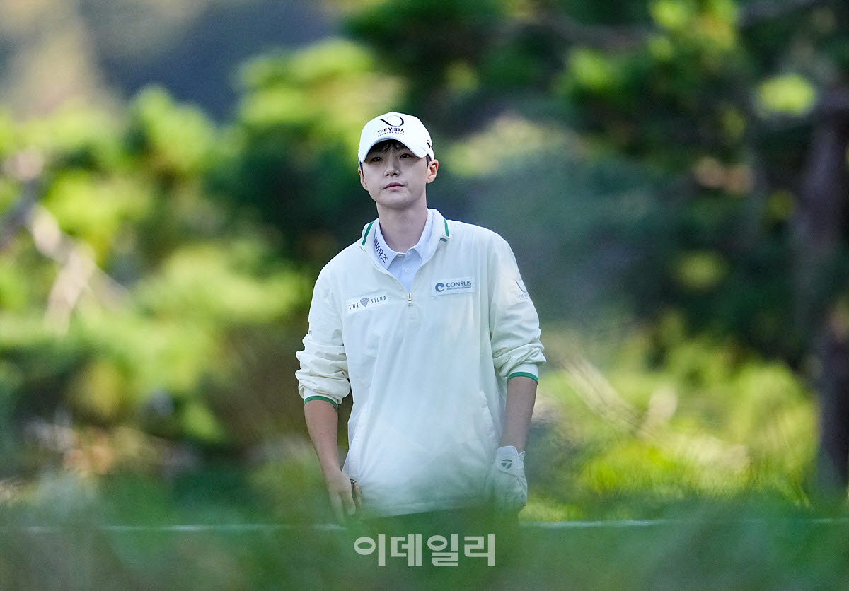 [포토]박성현,공략 방향을 확인한다