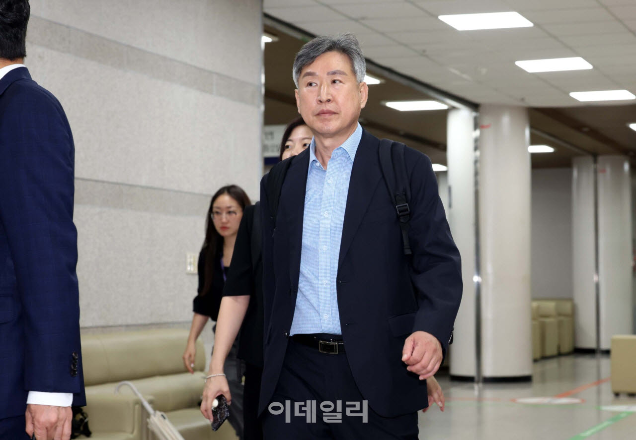 12·3 비상계엄에 가담한 혐의를 받는 김종욱 전 해양경찰청장이 지난 7월 3일 서울 서초구 서울중앙지방법원에서 열린 구속 전 피의자 심문(영장실질심사)에 출석하고 있다. (사진=이데일리 이영훈 기자)
