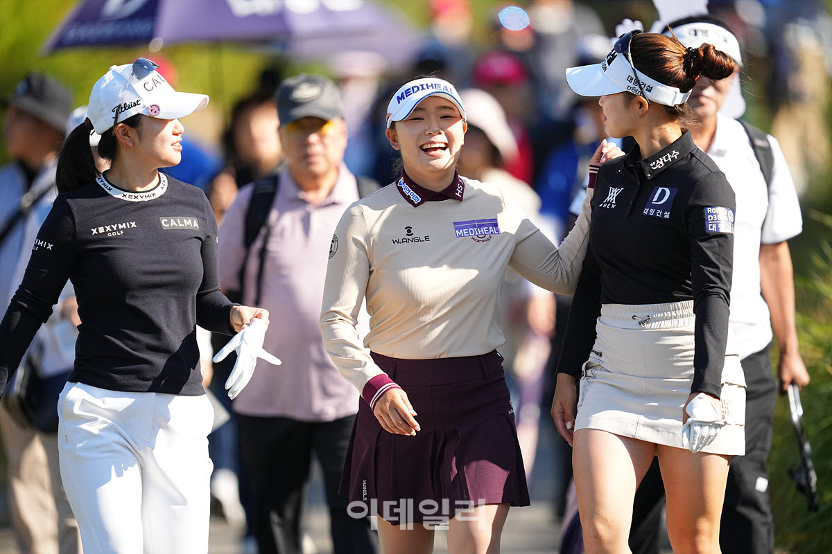 [포토]이승연-이다연-임진영,즐거운 대화로 이동해요