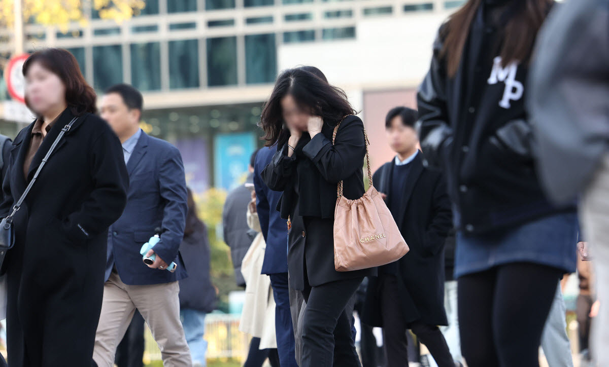 쌀쌀한 아침 기온(사진= 연합뉴스)