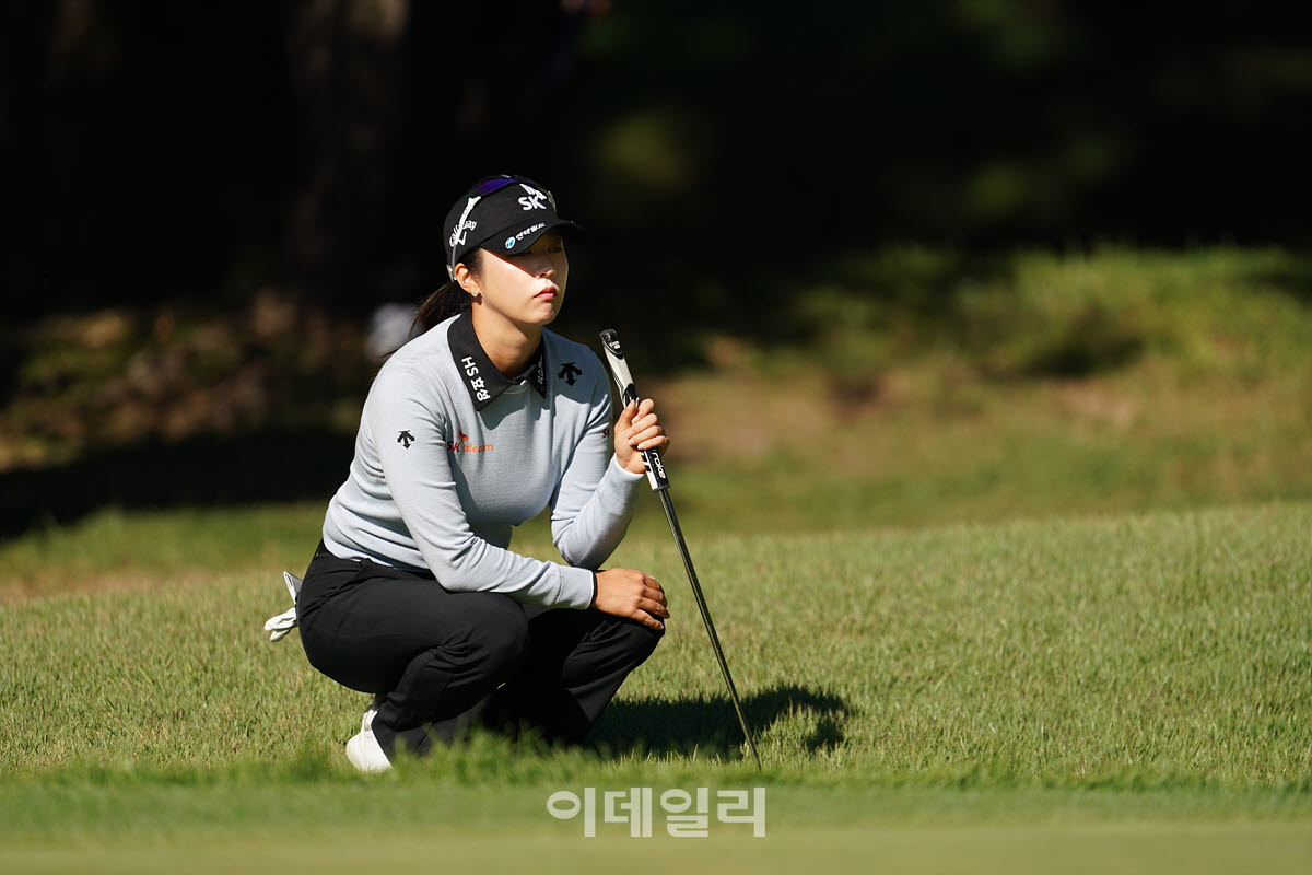 [포토]김재희,퍼트라인 쉽지않네
