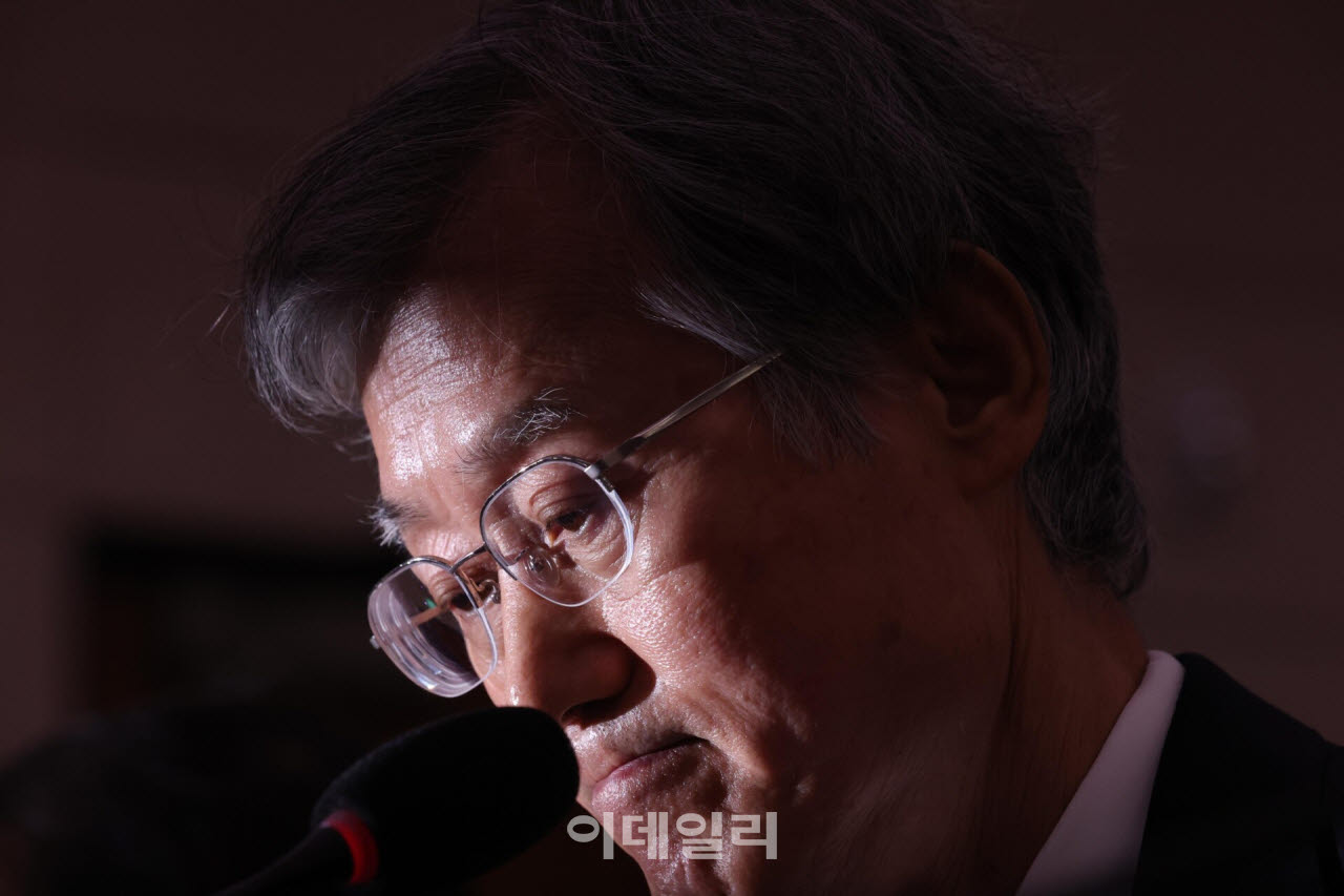 [이데일리 노진환 기자] 조희대 대법원장이 6일 국회 법제사법위원회에서 열린 대법원 등에 대한 국정감사에 출석, 굳은 표정을 보이고 있다.
