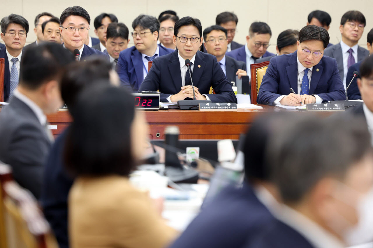 배경훈 부총리 겸 과학기술정보통신부 장관이 6일 서울 여의도 국회 과학기술정보방송통신위원회에서 열린 과기부 등에 대한 국정감사에서 의원 질의에 답하고 있다. (사진=뉴스1)