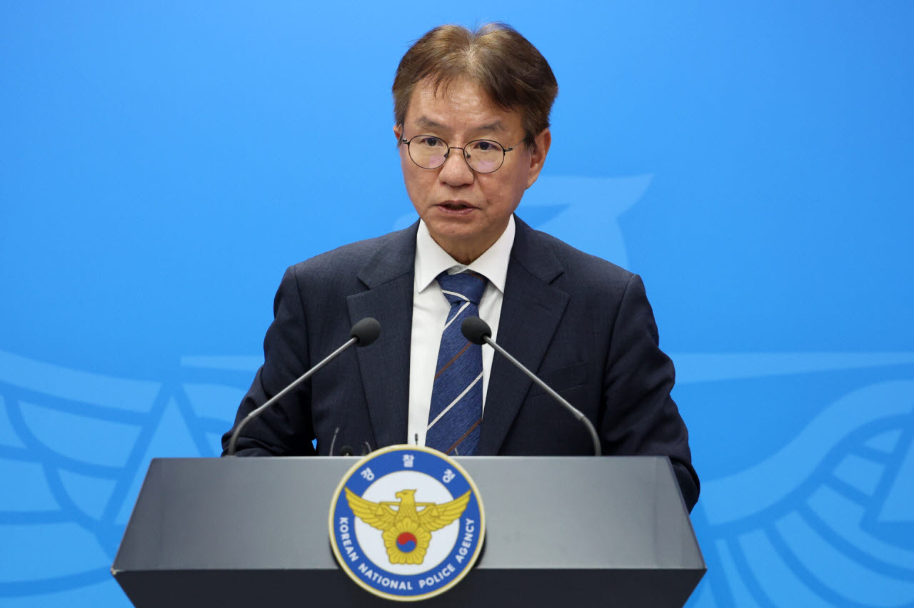 김남준 경찰 수사개혁위원회 위원장이 지난 8월 31일 서울 서대문구 경찰청에서 열린 위원회 제6차 정례회의를 마친 뒤 범죄 피해자 보호 관련 1차 권고안을 발표하고 있다. (사진= 뉴시스)