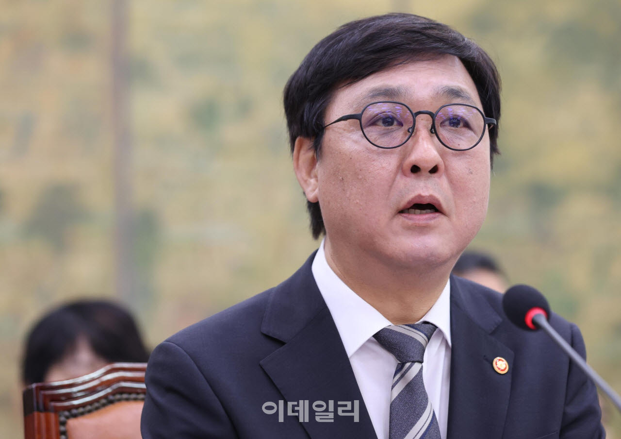 [포토]최휘영, '예술, 체육요원 병역 특례...근본적 종합대책 강구'