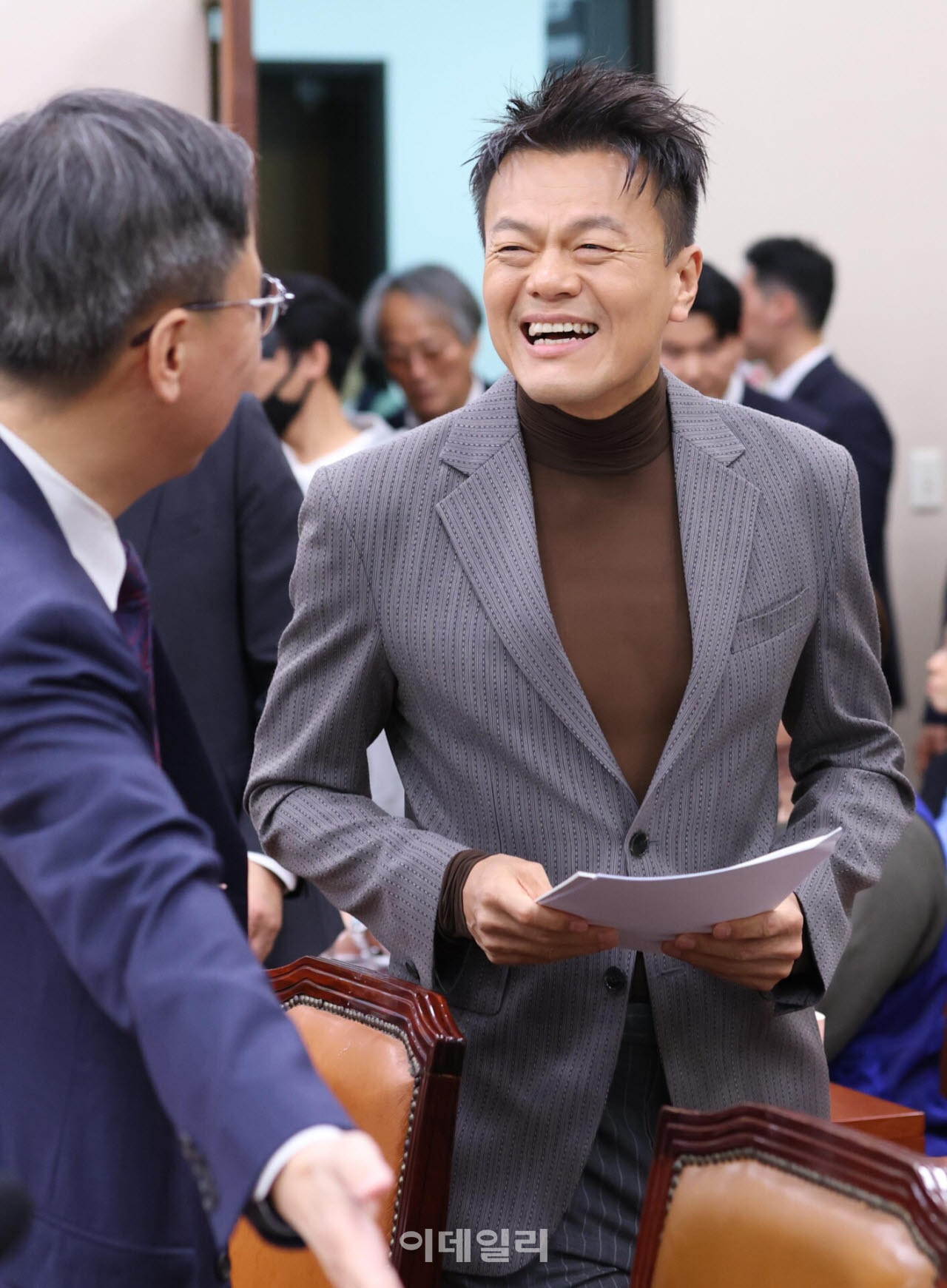[포토]국정감사, '미소 보이는 박진영 위원장'