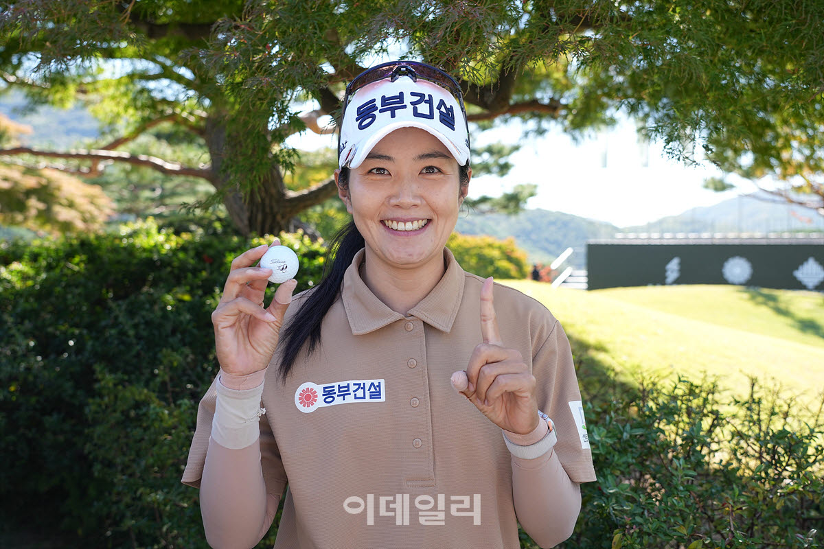 [포토]장수연,마지막 볼 사진은 미소와 함께