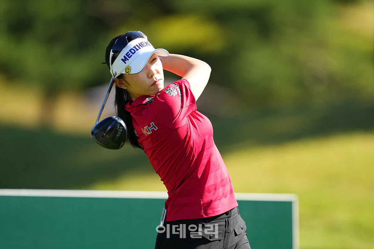 [포토]배소현,첫 날 상위권으로 간다