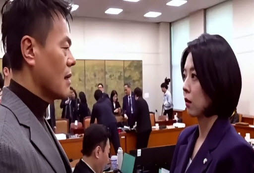 배현진 국민의힘 의원이 대중문화교류위원회 공동위원장인 박진영 JYP엔터테인먼트 대표 프로듀서와 지난 7일 국정감사 이후 나눈 대화 영상을 9일 페이스북에 공개했다. (사진=배현진 의원 페이스북)