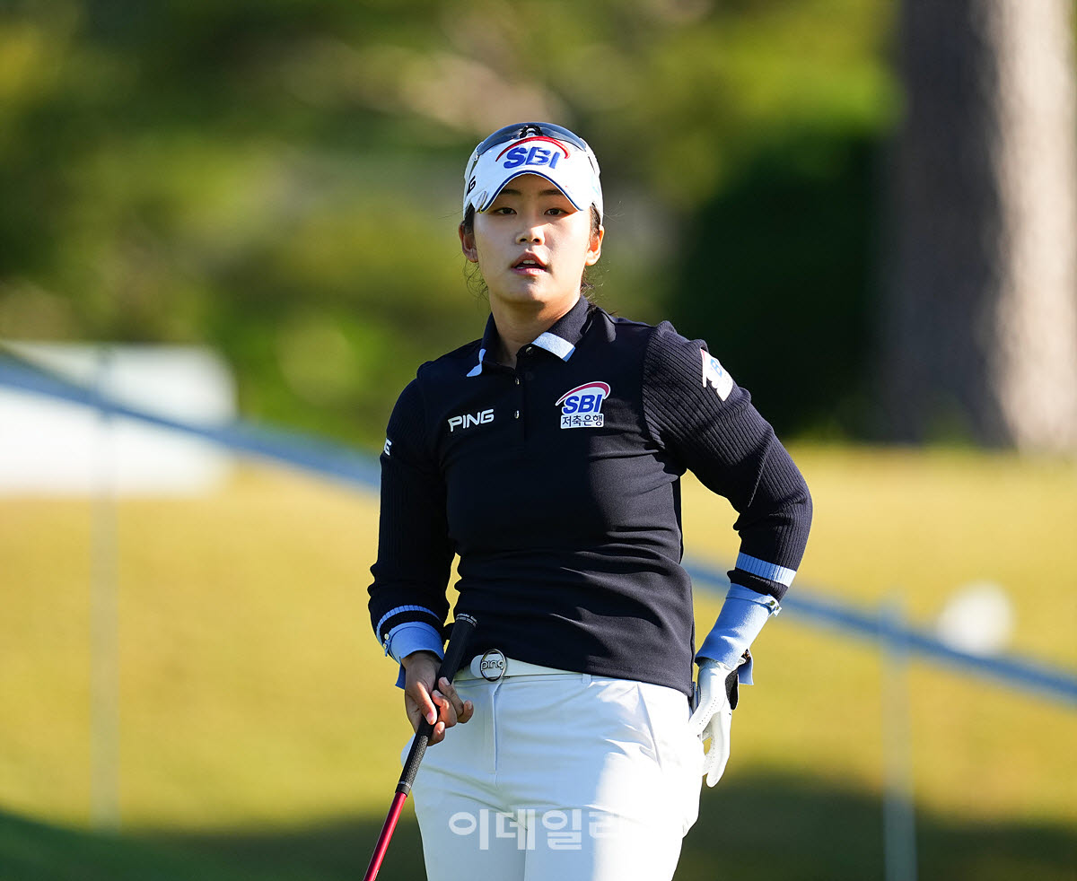 [포토]김지윤,첫 홀 반가운 시선
