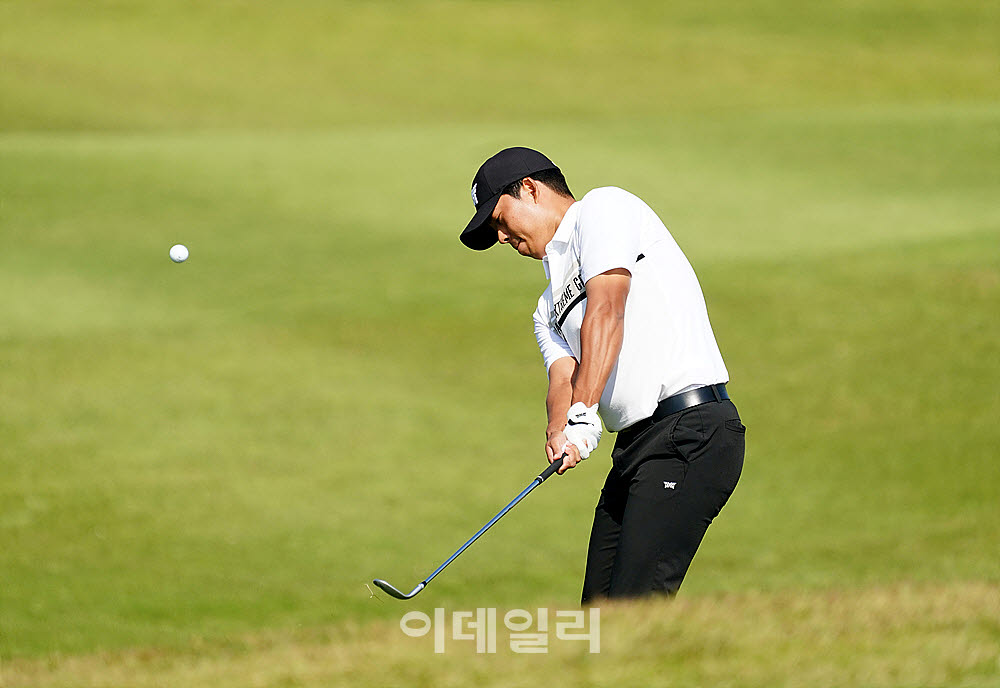[포토] 신상훈, 날카로운 어프로치