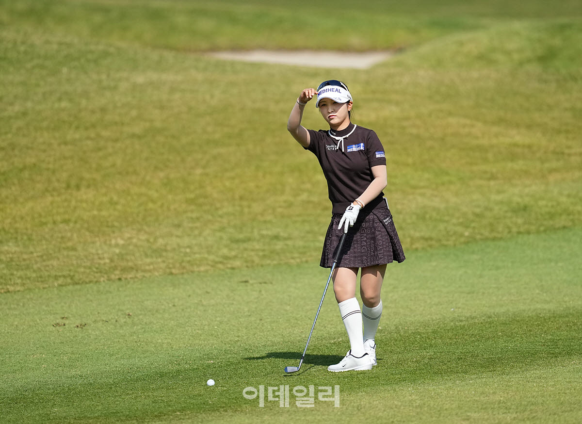 [포토]이예원,바람 방향 먼저 본다