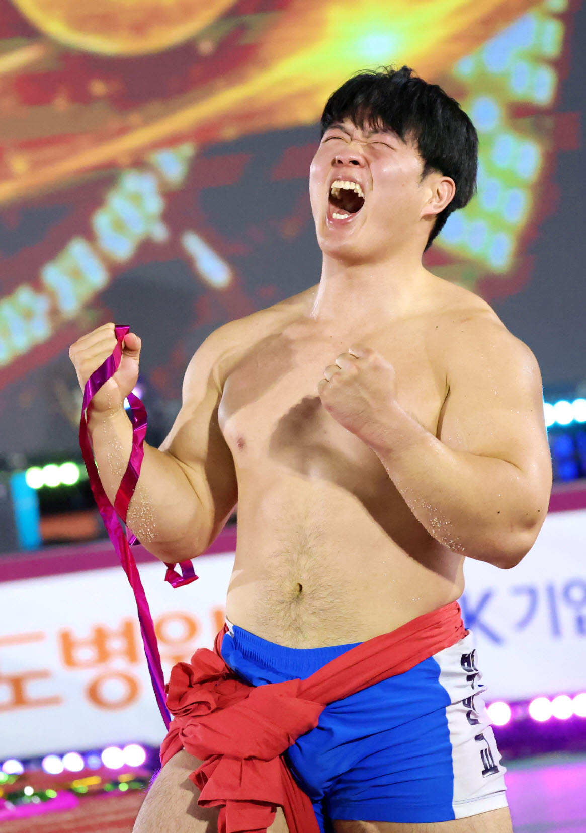 김무호를 꺾고 올해 첫 한라장사에 등극한 박민교. 사진=대한씨름협회