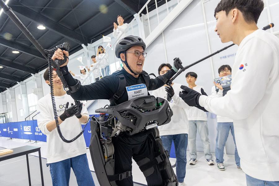외골격 로봇 워크온수트.(사진=공경철 기계공학과 교수)