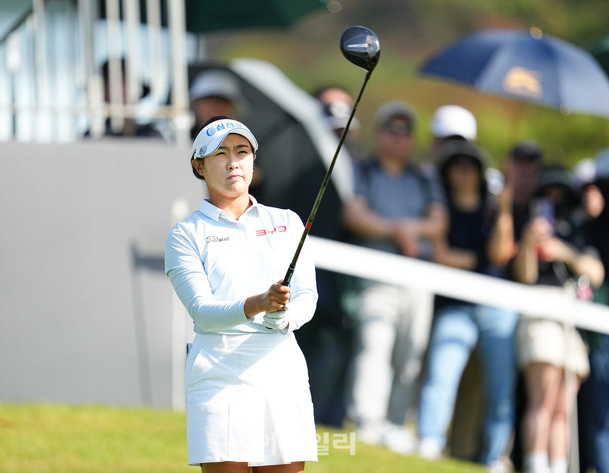 [포토]김민주,첫 조준은 정확하게