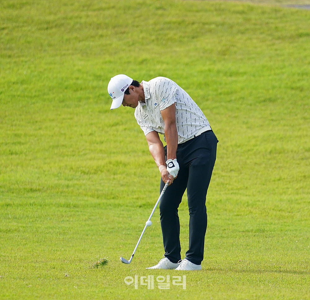 [포토] 전성현, 강한 컨택으로
