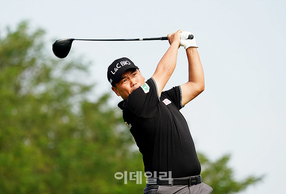 [포토] 이대한, 호쾌한 샷으로 우승에 도전한다