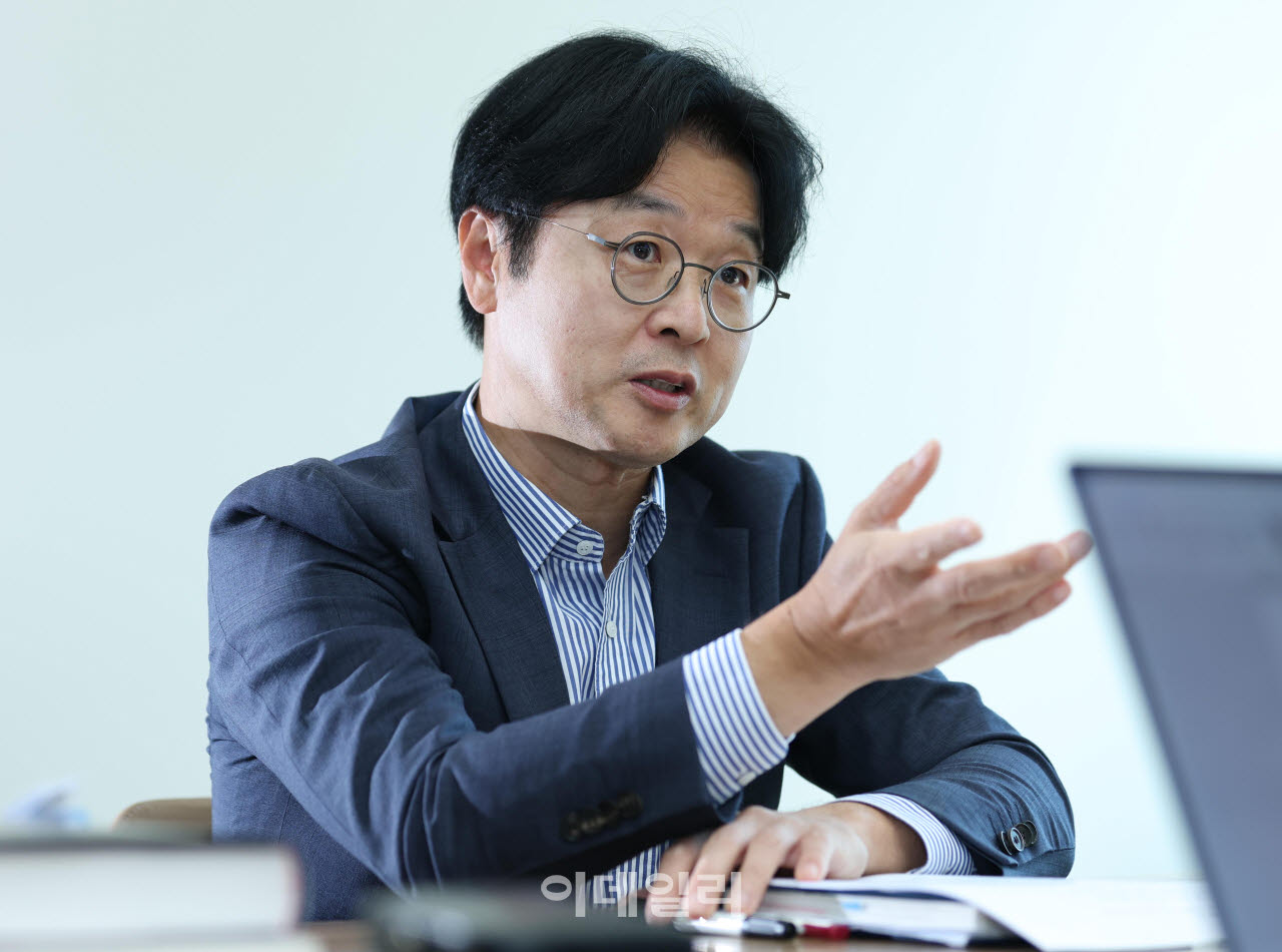 목대균 KCGI자산운용 대표가 지난 21일 서울 여의도 본사에서 이데일리와 인터뷰를 하고 있다. (사진=노진환 기자)