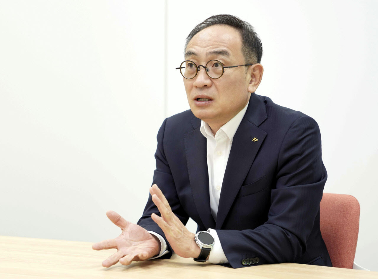 송상은 KB증권 연금그룹장이 11일 여의도 사무실에서 인터뷰를 하고 있다. (사진=KB증권)