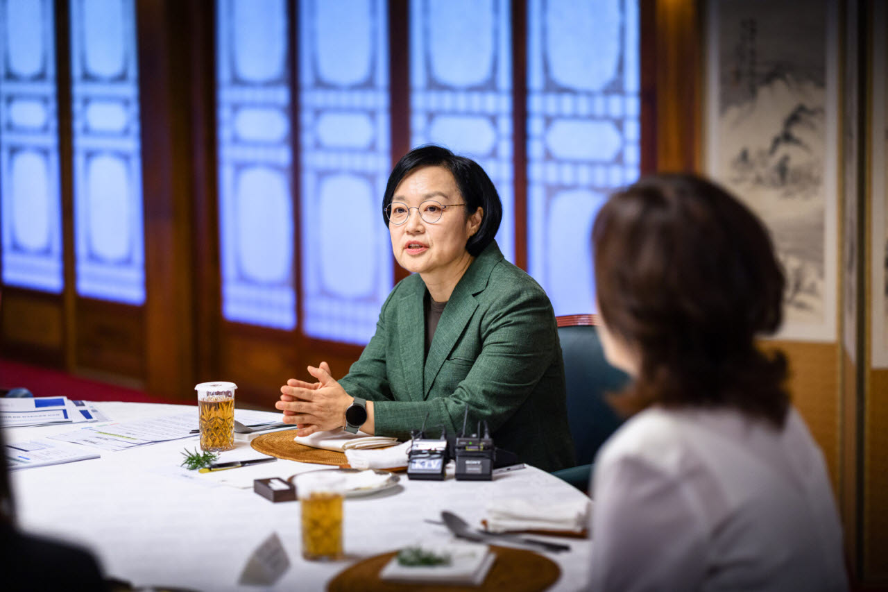 한성숙 국무총리가 11일 서울 종로구 국무총리 서울공관에서 열린 제6회 열린 브런치에 참석했다.(사진=국무총리비서실)