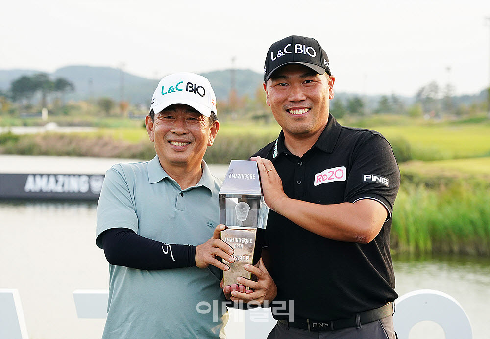 [포토] 이대한, 아버지의 든든한 도움으로