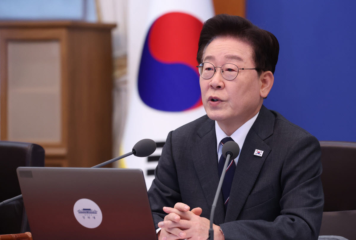 이재명 대통령이 6일 청와대에서 열린 국무회의에서 발언하고 있다.(사진=연합뉴스)