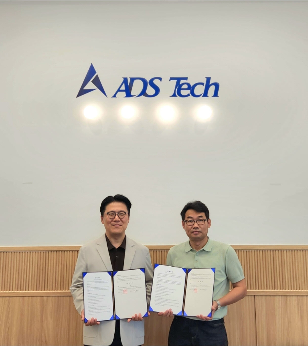 김민선 글로벌테크놀로지 대표(왼쪽)와 송광열 ADST 부회장. (사진=글로벌테크놀로지)