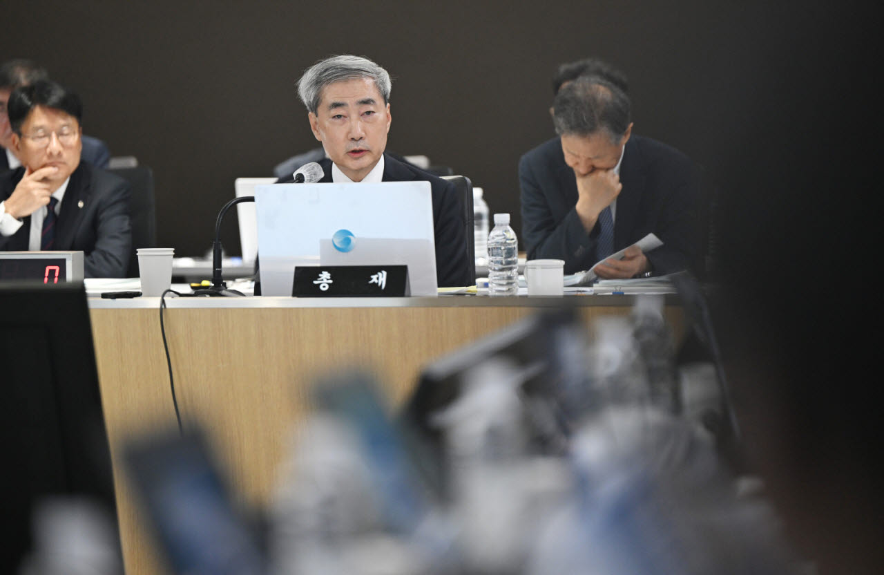 신현송 한국은행 총재가 12일 오전 서울 중구 한국은행에서 열린 국정감사에 출석해 참석 위원의 질문에 답하고 있다. (사진= 이데일리 이영훈 기자)