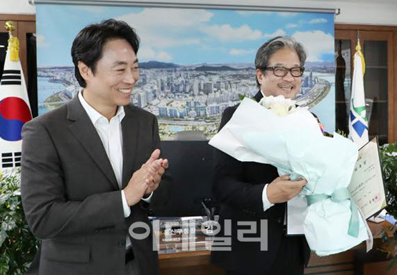 [포토] 가수 이무송, 용산구 홍보대사 위촉