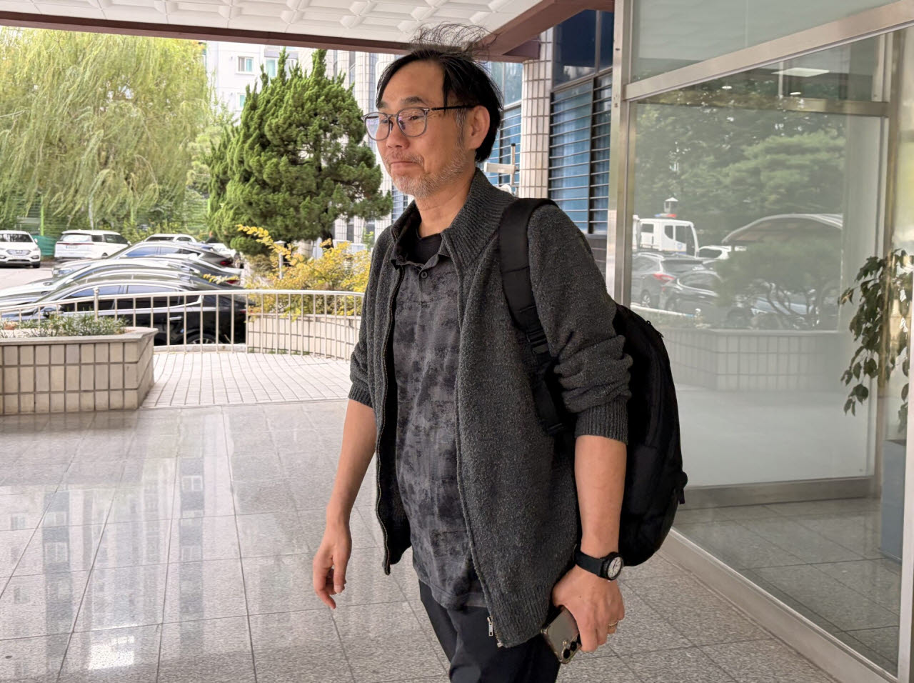 13일 서울영등포경찰서에서 추미애 경기도지사의 5·18 민주유공자 등록 의혹을 제기해 허위사실 공표·명예훼손 혐의로 피고발인 조사를 받고 나온 김순환 서민민생대책위원회 사무총장 (사진=이민하 기자)