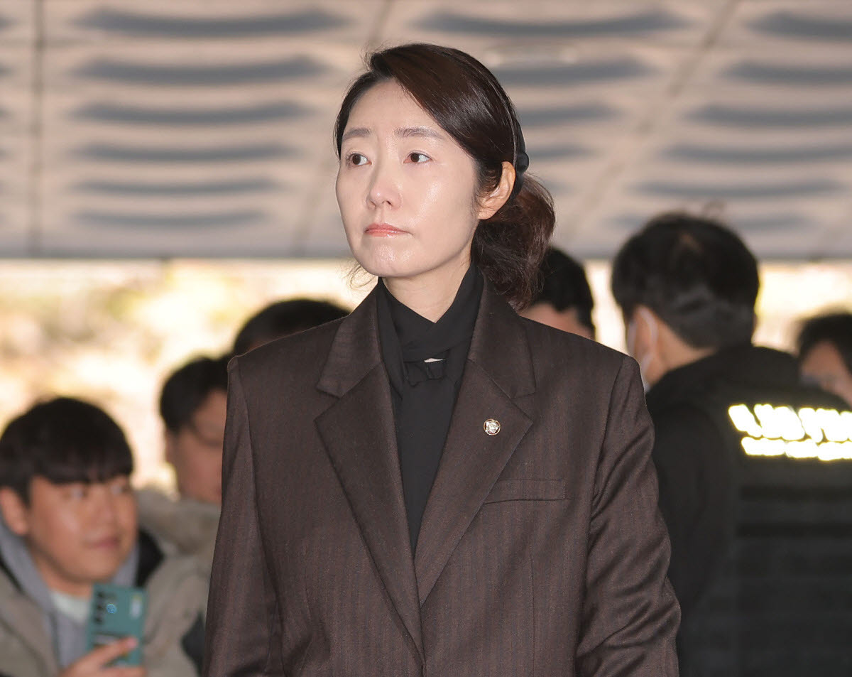 '1억 공천헌금' 의혹을 받는 강선우 무소속 의원이 지난 3월 3일 서울 서초구 서울중앙지방법원에서 열린 구속 전 피의자 심문(영장실질심사)에 출석하고 있다. (사진=연합뉴스)