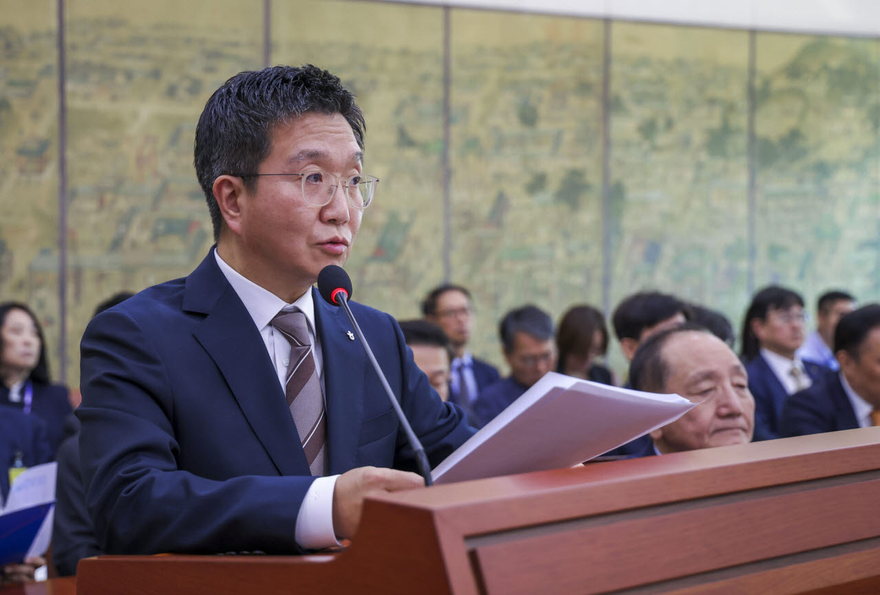 박성혁 한국관광공사 사장이 14일 서울 여의도 국회에서 열린 문화체육관광위원회의 한국관광공사 등 문화체육관광부 산하 공공기관 및 유관기관 국정감사에서 답변하고 있다.(사진=뉴시스)