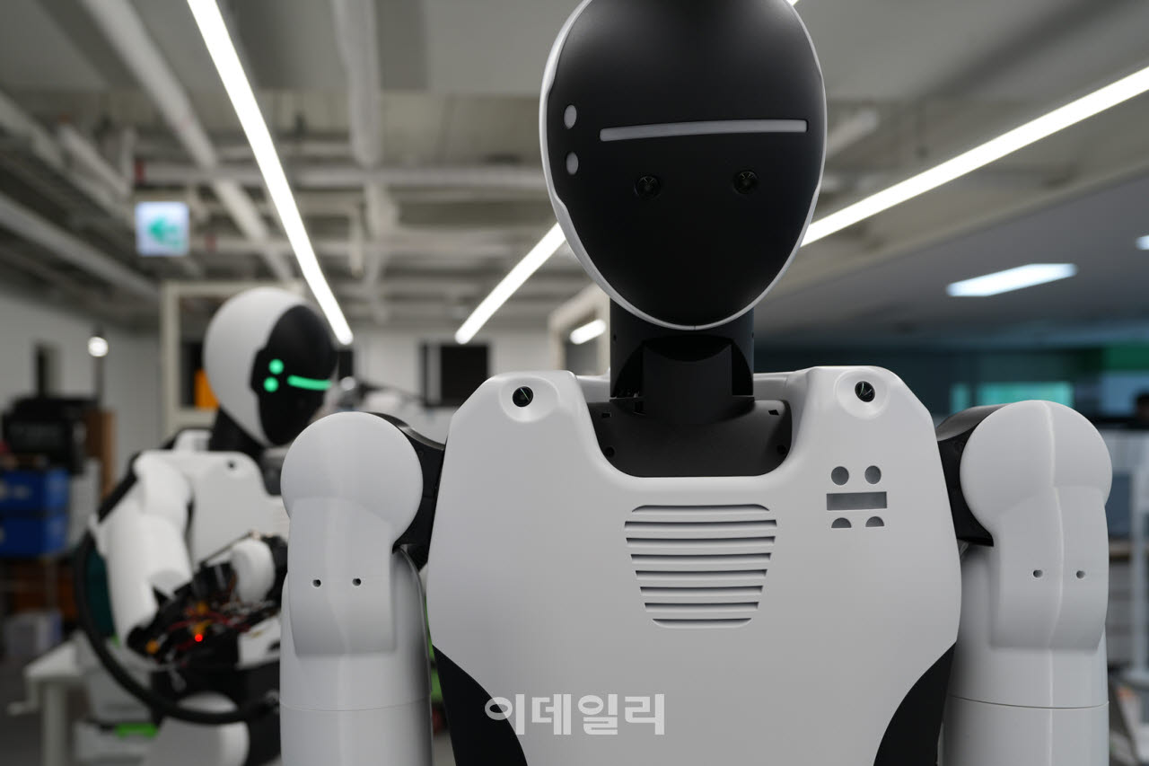 홀리데이로보틱스 휴머노이드 ‘프라이데이’ (사진=홀리데이로보틱스)