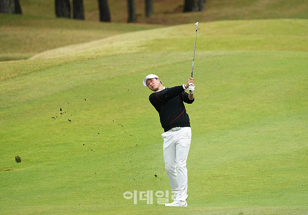 [포토] 타구 방향 살피는 양지호