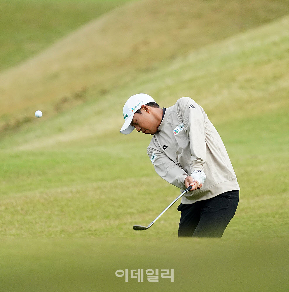 [포토] 문도엽, 날카로운 칩핑