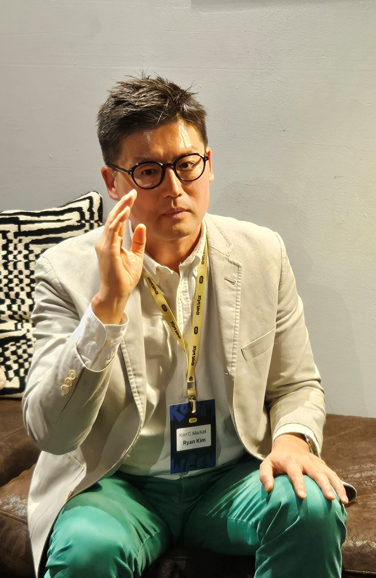 라이언 김 김씨마켓 대표가 지난 16일(현지시간) 뉴욕 맨해튼에서 열린 '꿈 위크 2026' 행사에서 기자들과 인터뷰를 하고 있다. (사진=이데일리 성주원 특파원)