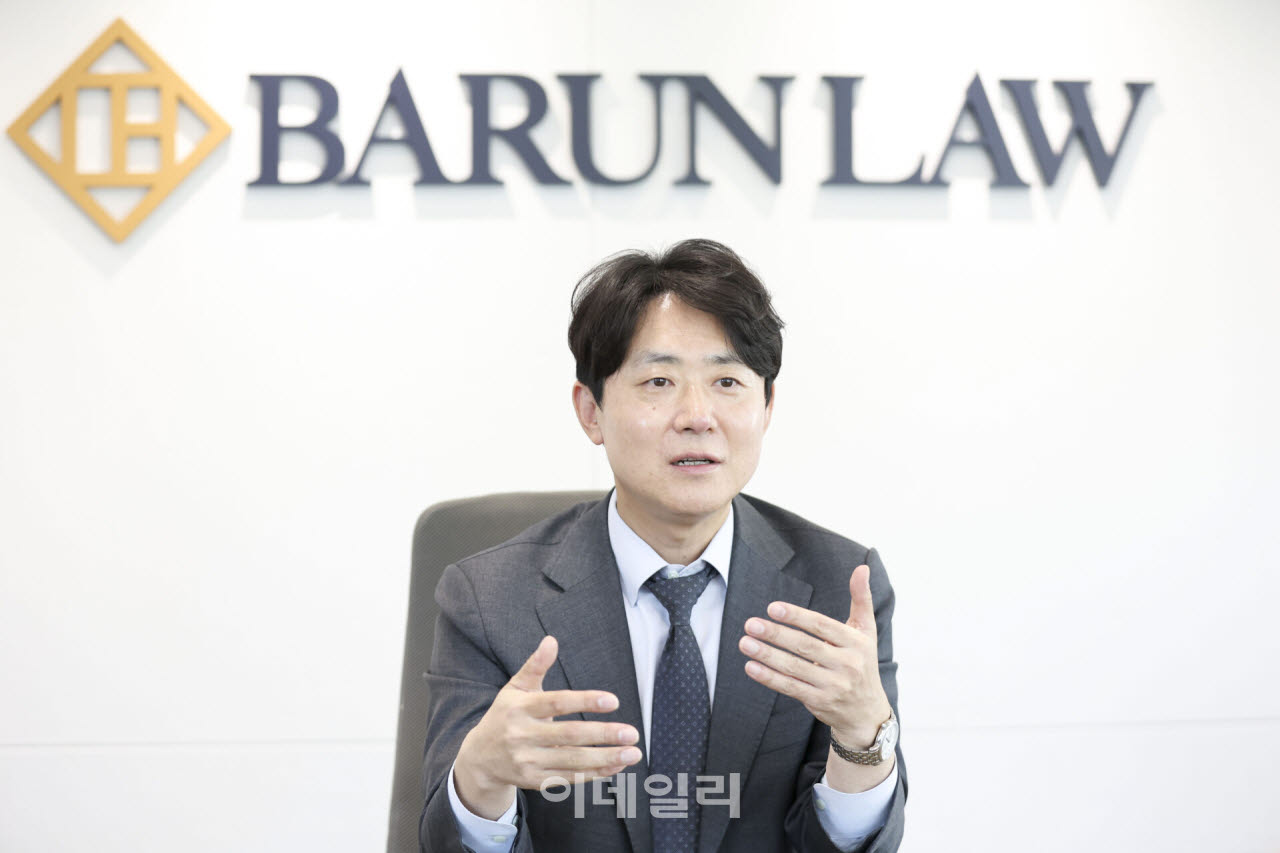 백광현 법무법인 바른 파트너 변호사가 서울 삼성동 법무법인 바른 사무실에서 이데일리와 인터뷰를 하고 있다. (사진=이데일리 이영훈 기자)