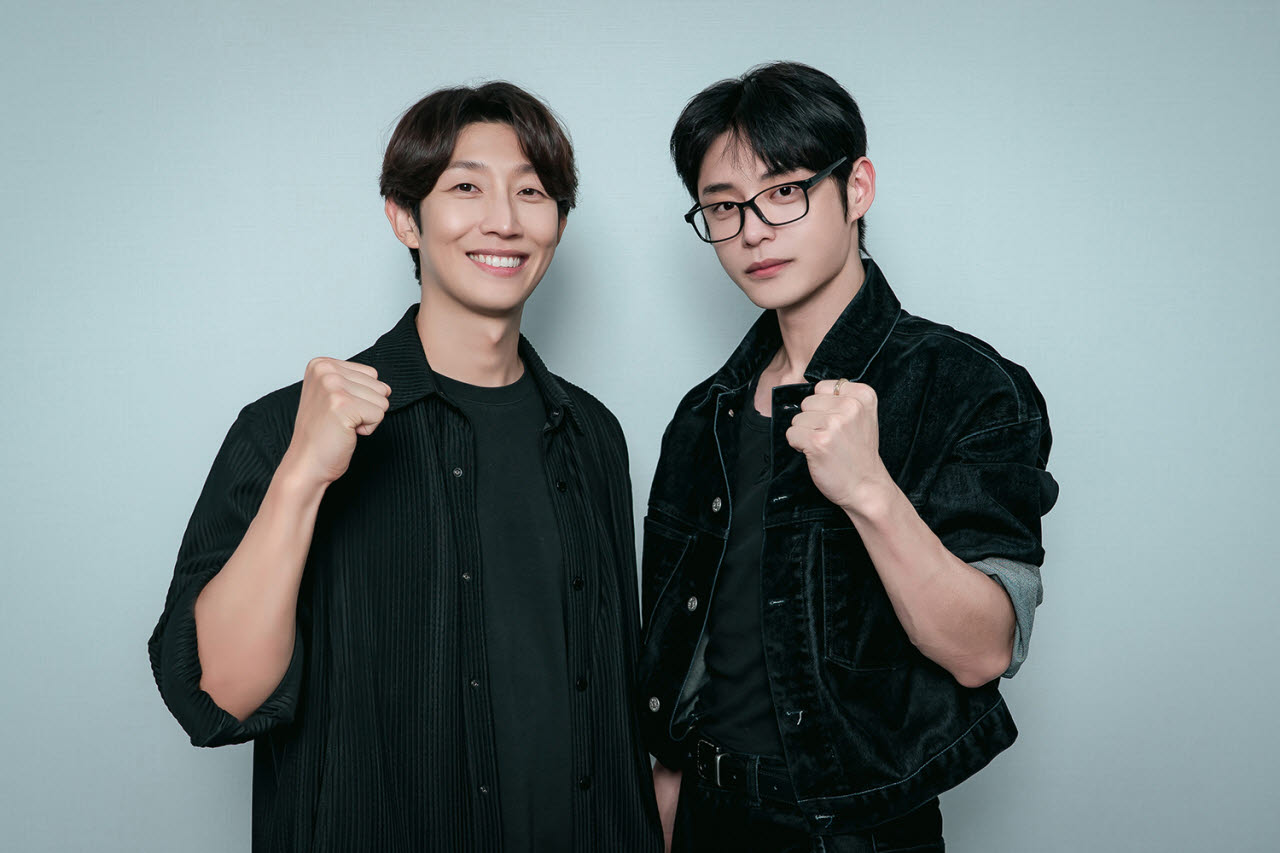 강기영(왼쪽)과 김지웅(사진=테이크원컴퍼니)