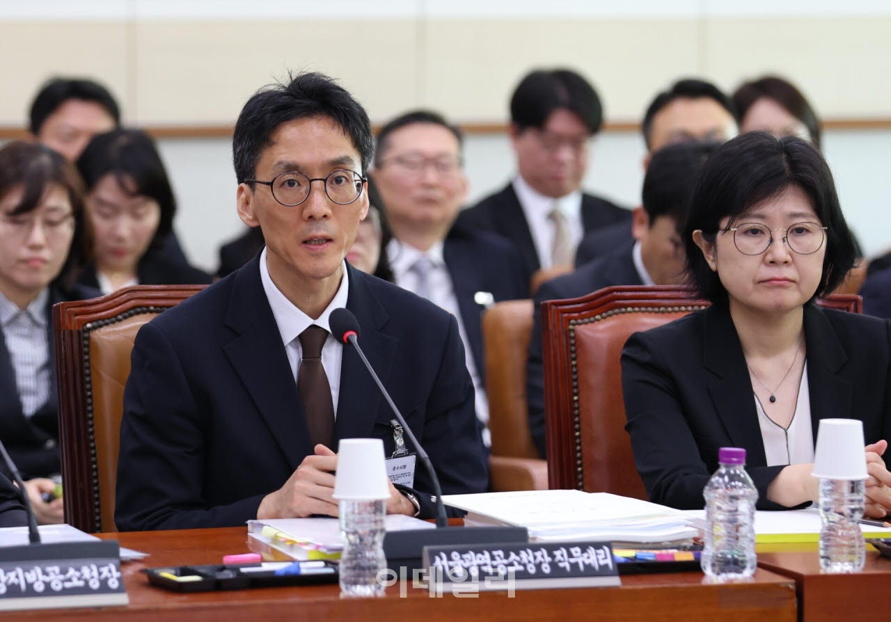 정용환 서울광역공소청장 직무대리가 19일 서울 영등포구 여의도 국회에서 열린 서울광역공소청 등 대상 국정감사에서 발언하고 있다. (사진=노진환 기자)