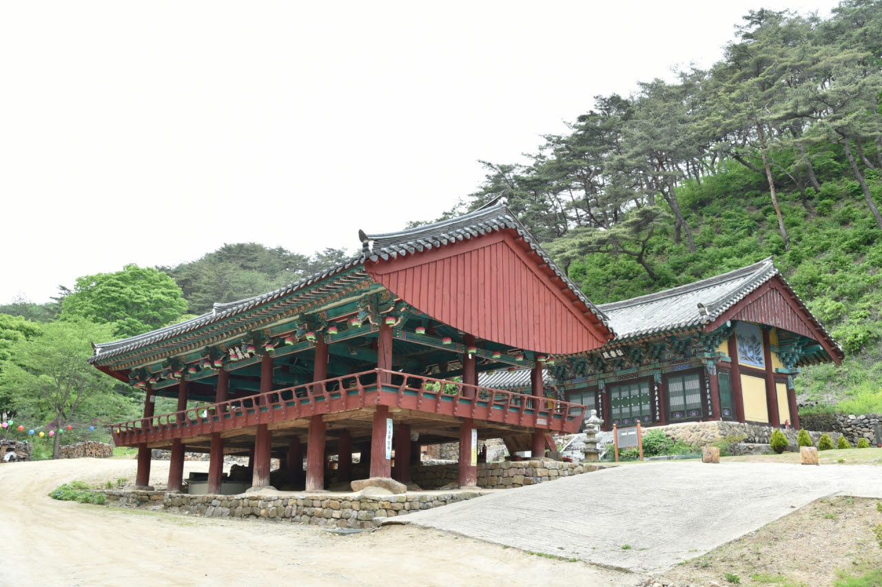 산불전 보광사 만세루 및 극락전. (사진=청송군)