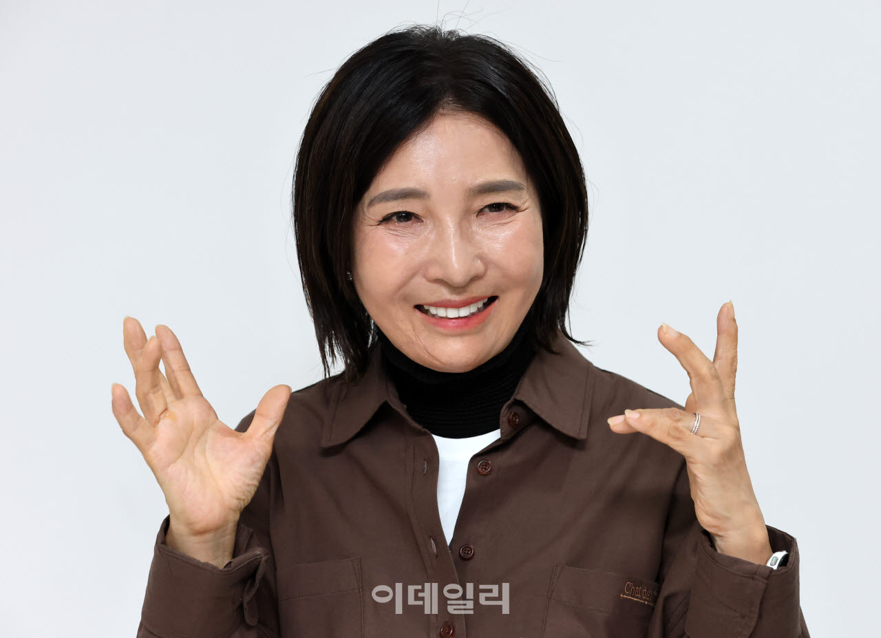 강윤선 준오헤어 의장이 최근 서울 성동구 준오뷰티 본사에서 이데일리와 인터뷰를 하고 있다. (사진=이데일리 방인권 기자)