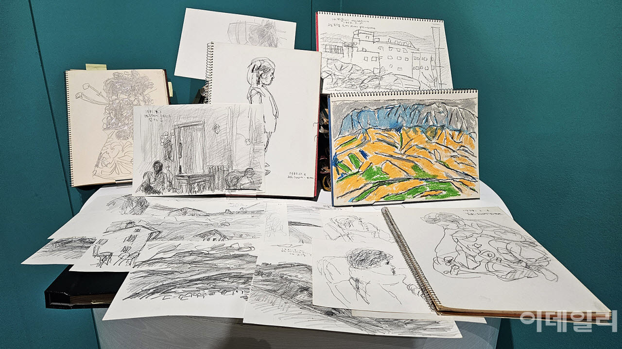 임직순의 스케치 전시작 중 부분. 30주기 추모전 ‘내면의 세계를 그리고 싶다’를 위해 모았다는 1000여 점 중 수십 점만 선별했다(사진=오현주 문화전문기자).