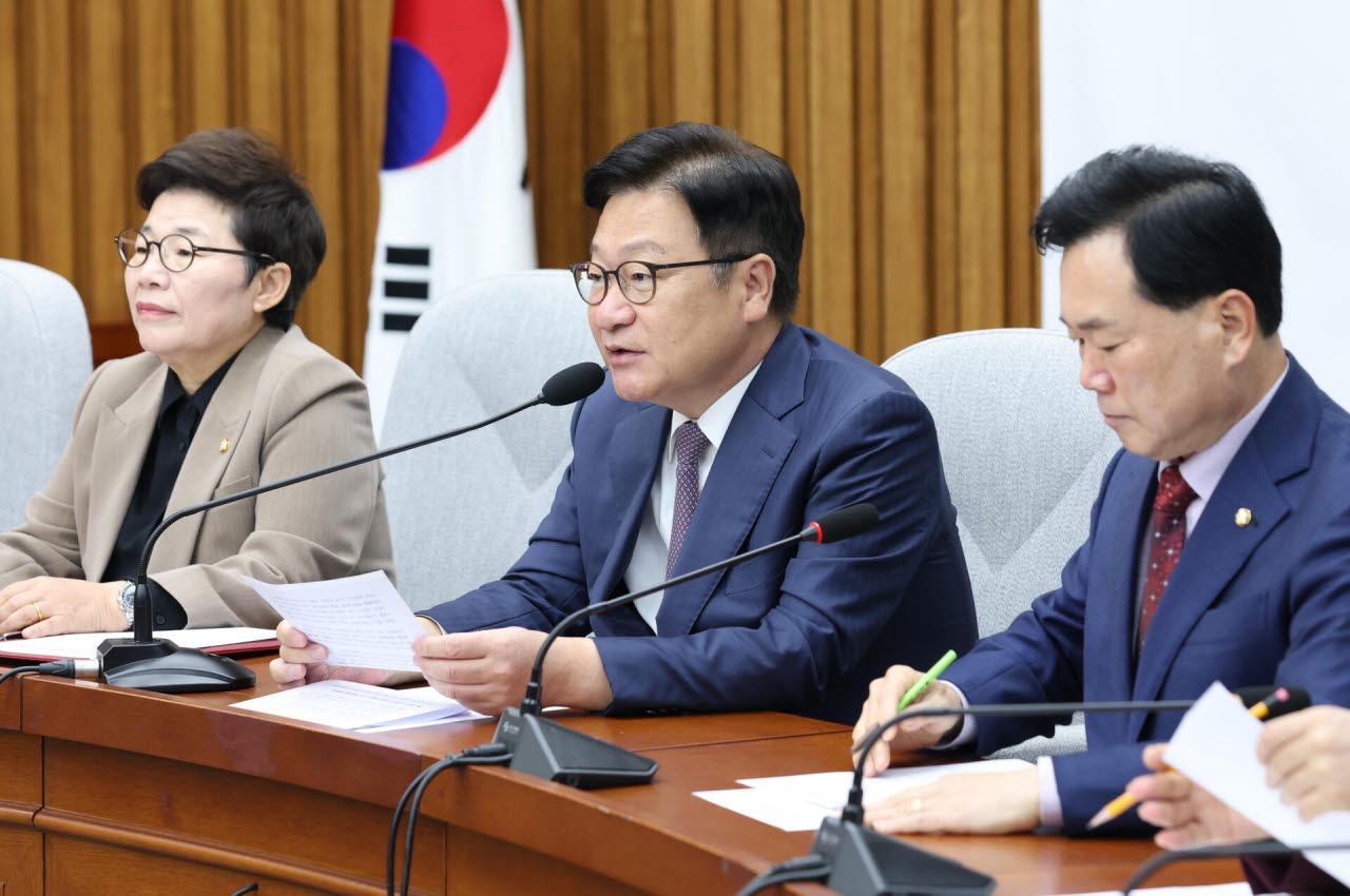[이데일리 노진환 기자] 정점식 국민의힘 원내대표가 20일 서울 여의도 국회에서 열린 국정감사대책회의에서 모두발언을 하고 있다.